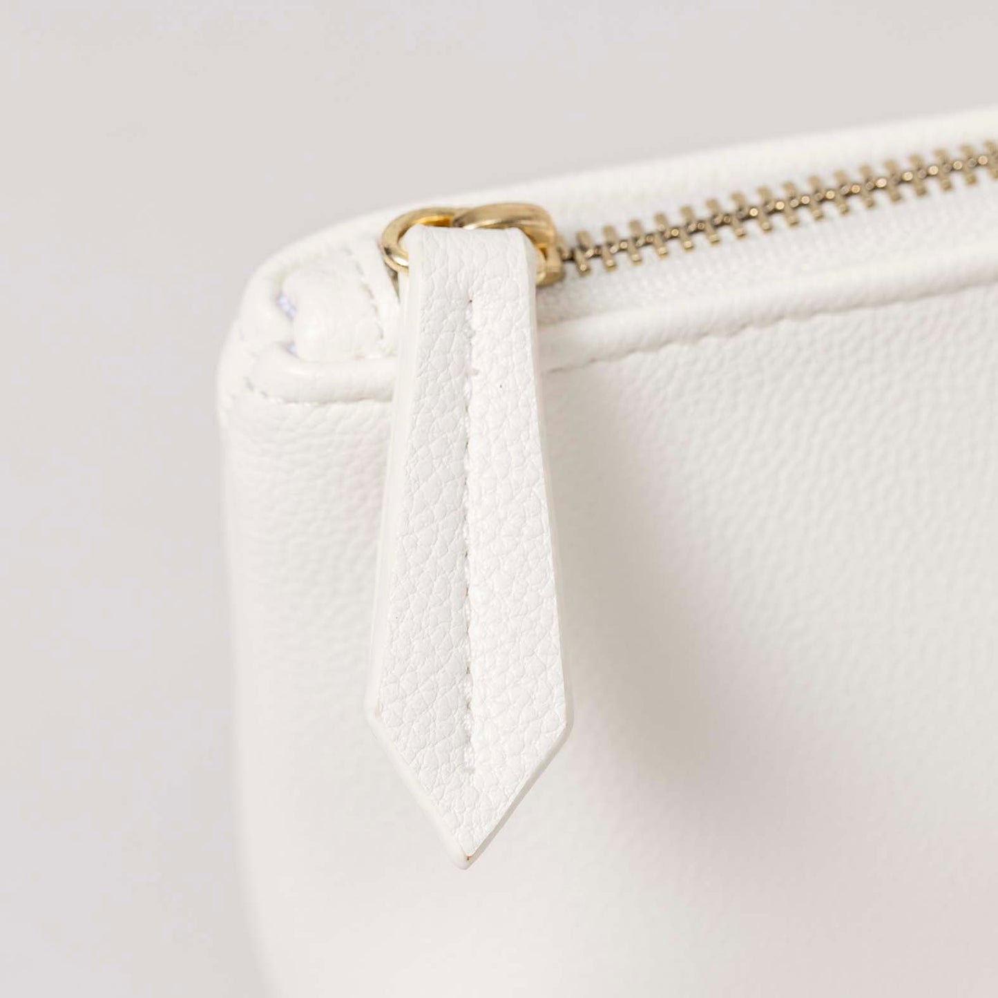 Blanc V1, Cosmetic Bag, MED