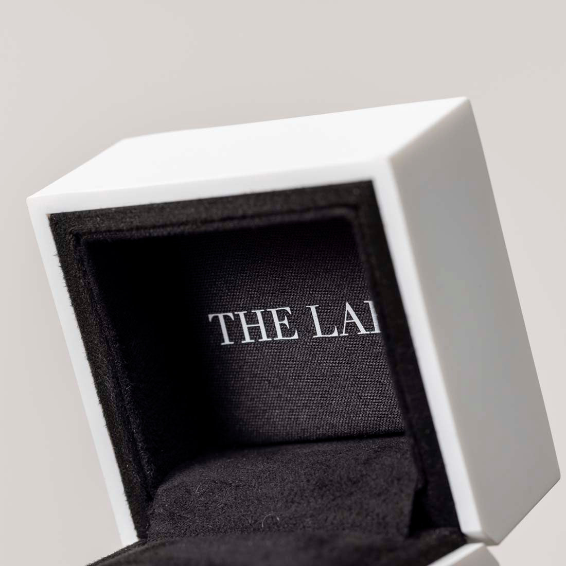 White VO1, Jewelry Box, Luxe 1