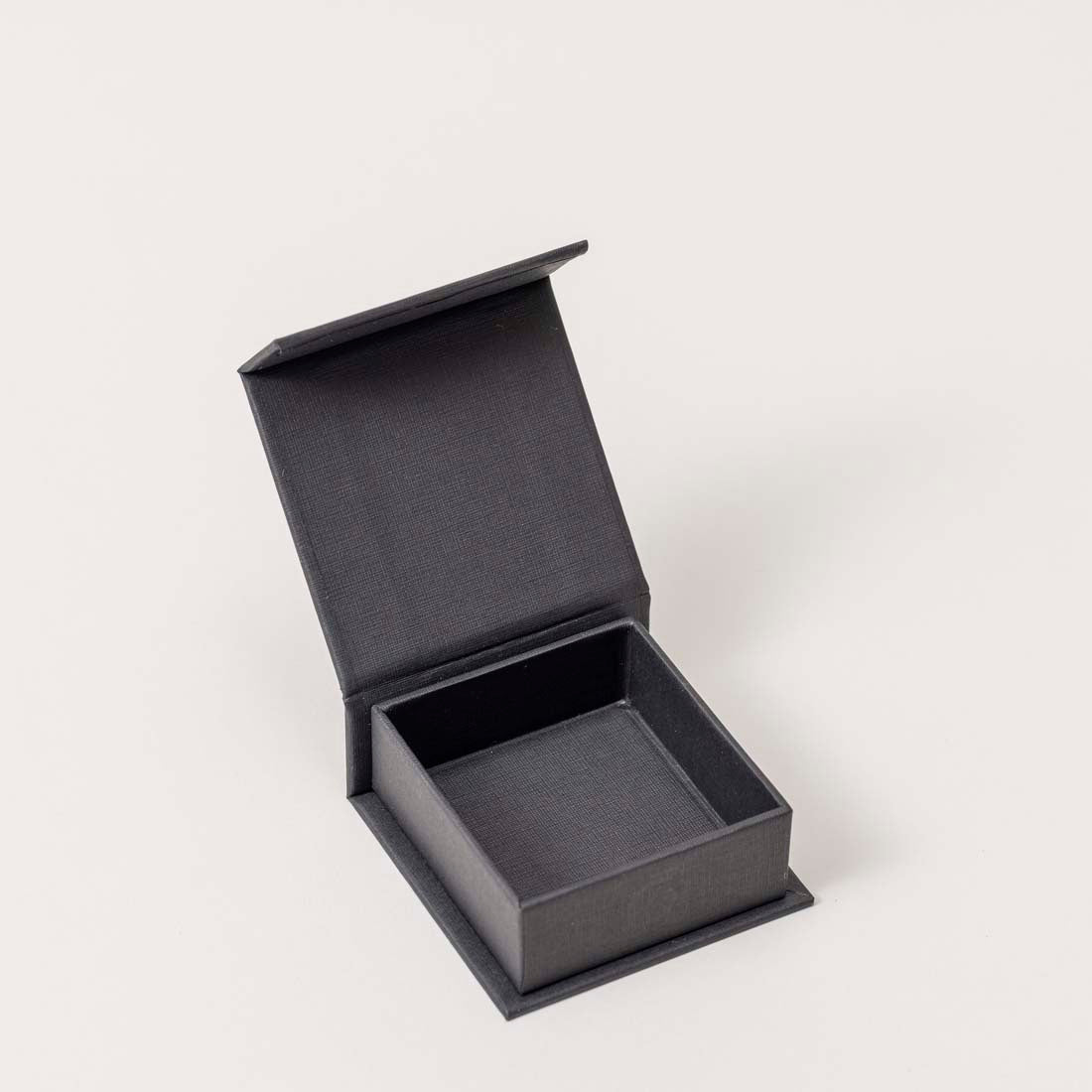 Black VO1, Jewelry Box, Paper 4