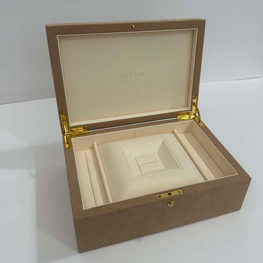 Mist VO1, Jewelry box