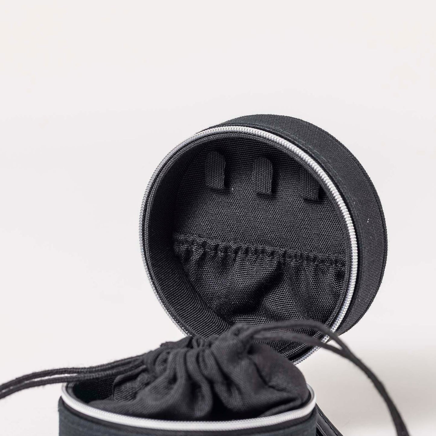 Noir V1, Round Jewelry Case, SML