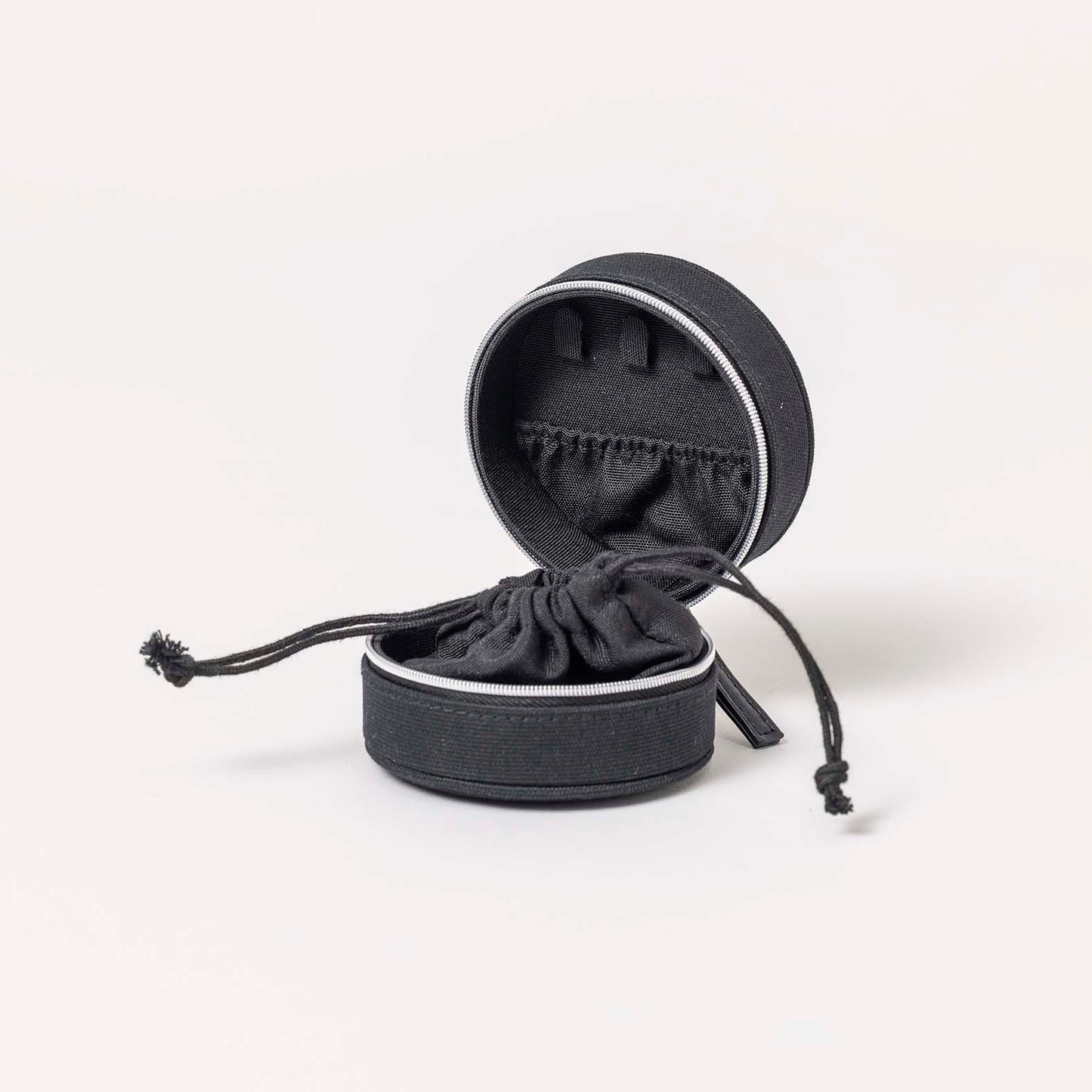 Noir V1, Round Jewelry Case, SML