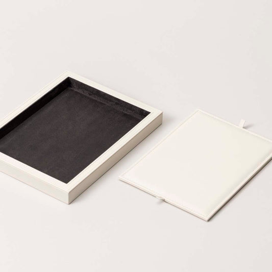 Mist VO1, Jewelry Tray