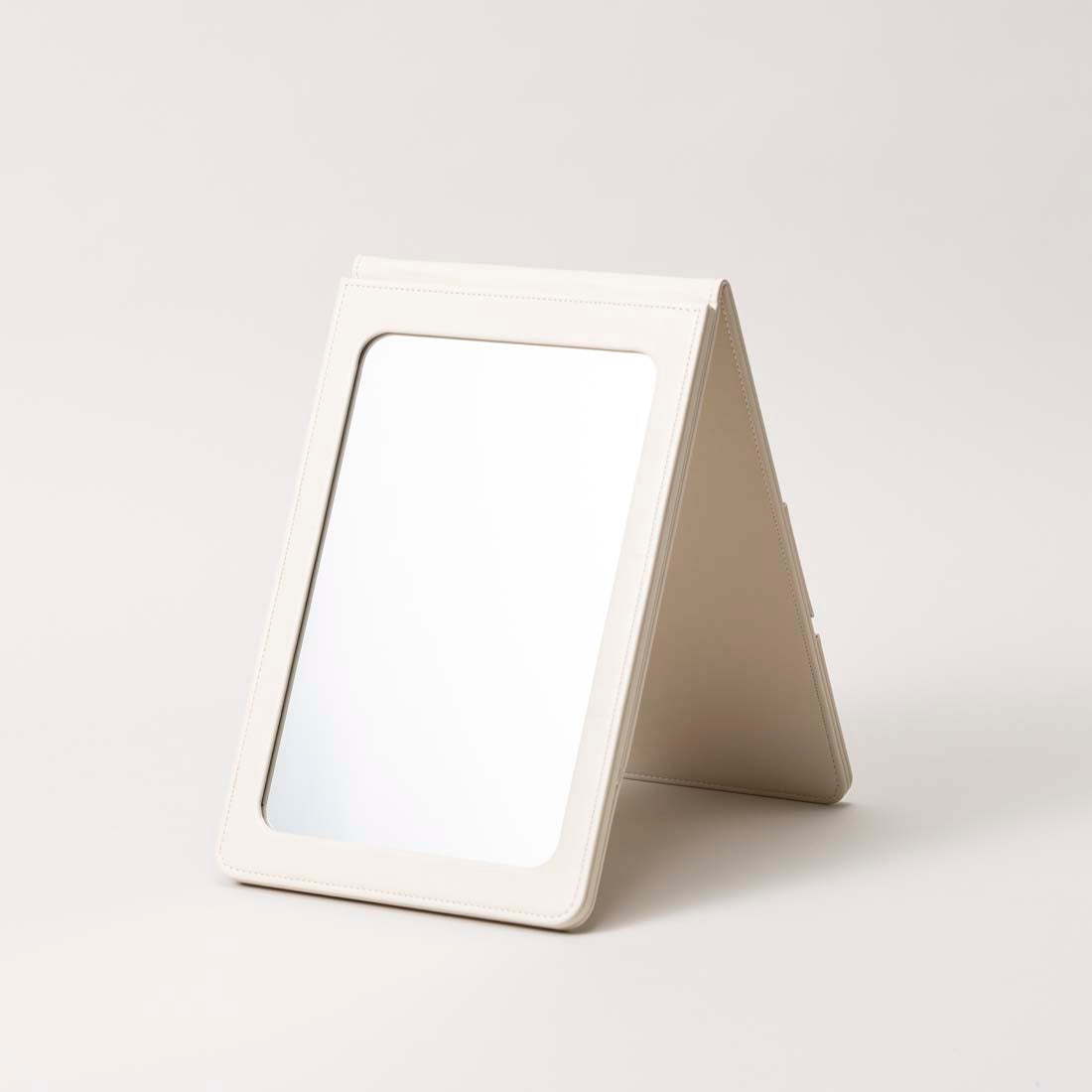 Mist VO1, Mirror
