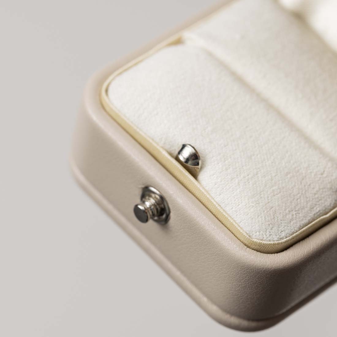 Mist VO1, Jewelry Box, Luxe 7