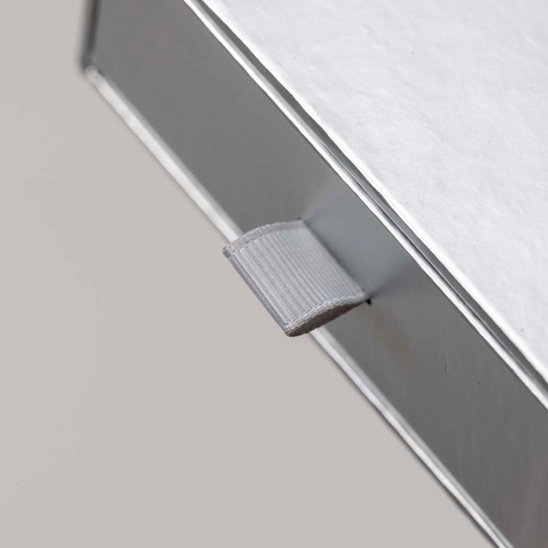 Silver/Grey VO1, Paper 5, MED