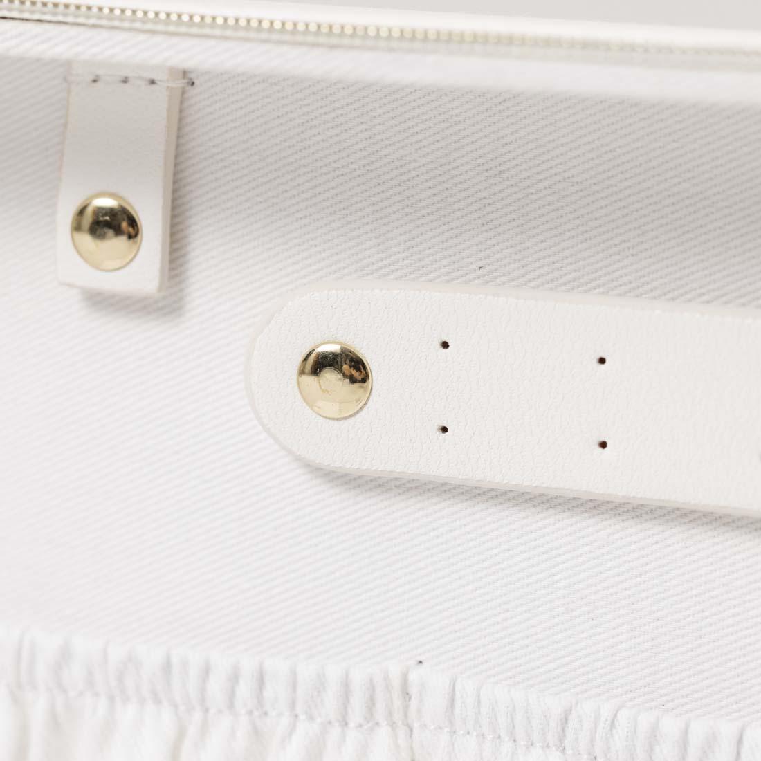White VO1, Travel Case