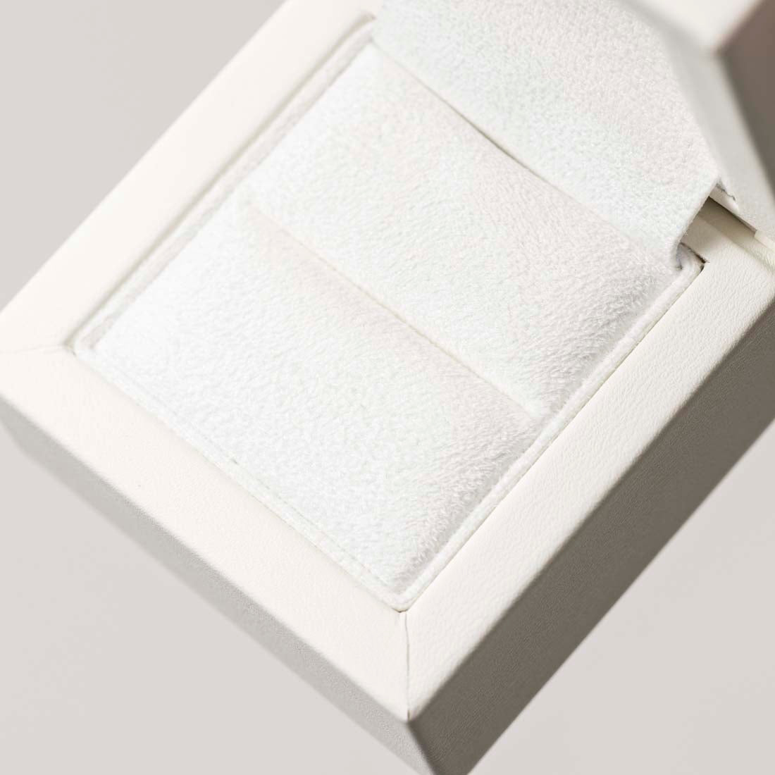 White VO1, Jewelry Box, Luxe 3