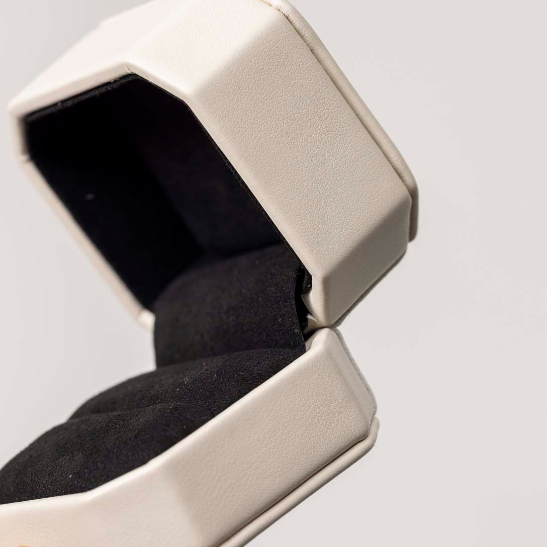 White VO1, Jewelry Box, Luxe 5