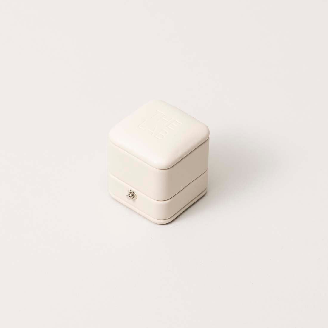White VO1, Jewelry Box, Luxe 6