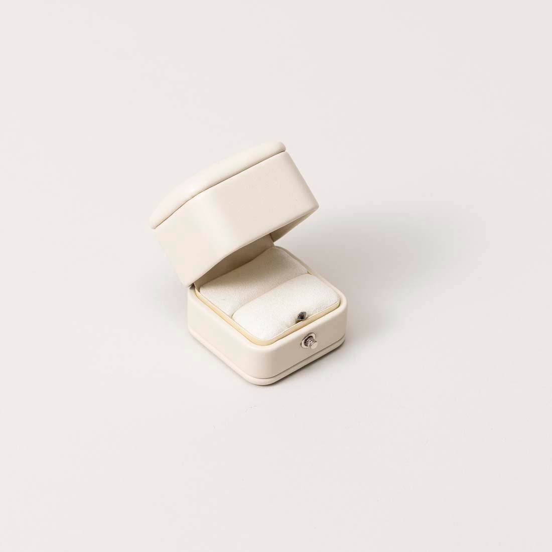 White VO1, Jewelry Box, Luxe 6