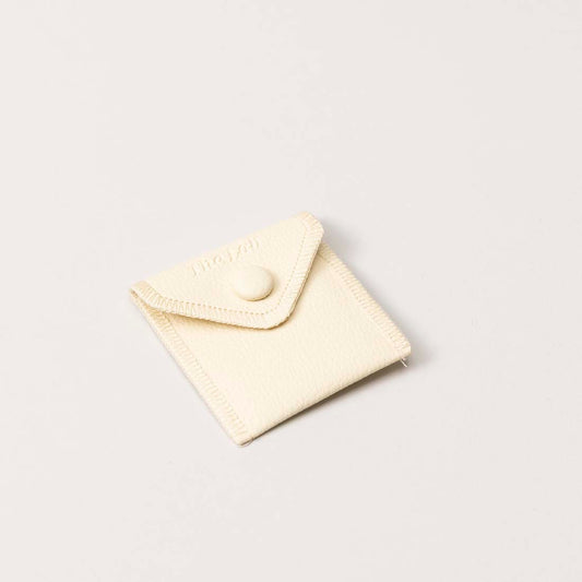 White VO1, Pouch, Synthetic 1